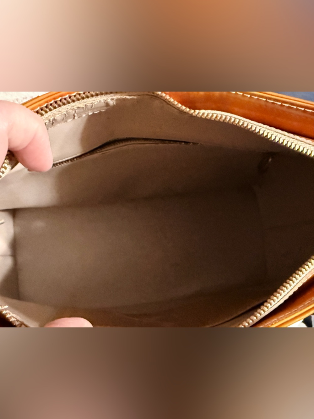 LOUIS VUITTON VERNIS HOUSTON TOTE - Picture 12 of 17